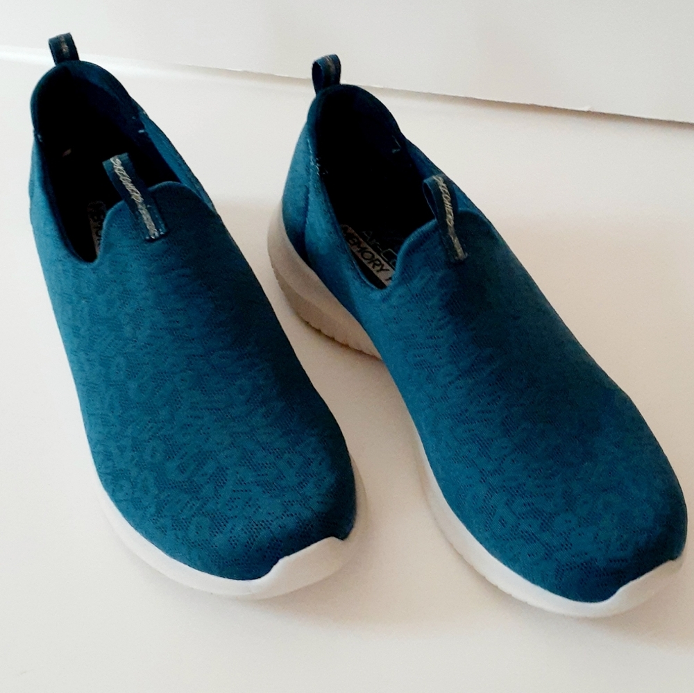Skechers Air Cooled Memory Foam Teal Slip-On Sneakers Womens Size 8.5